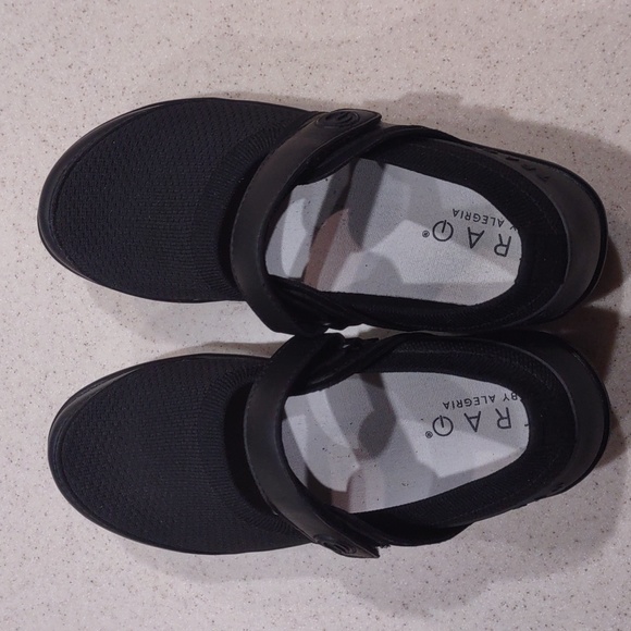 Traq by Algeria Black Mary Jane Style Shoes Size 37 EUC - Picture 8 of 15